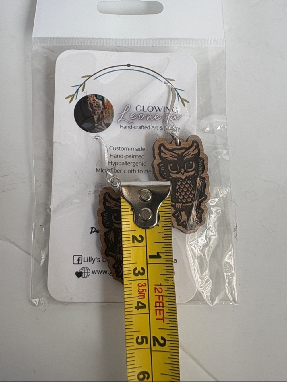 Glowing Leonesa dangle owl earrings hand-crafted jewelry - Picture 4 of 5